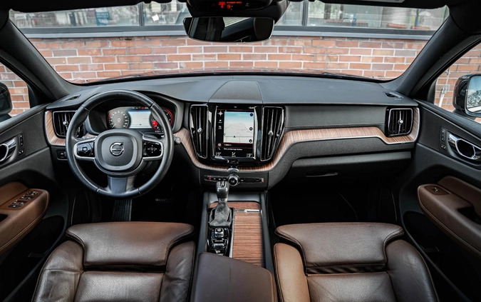 Volvo XC 60 cena 127900 przebieg: 152000, rok produkcji 2019 z Kobylin małe 781